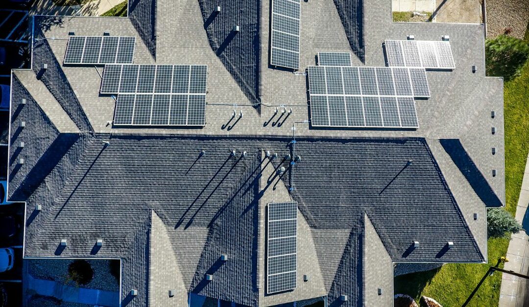 Going Solar - The 30% Federal Tax Credit Ends in 2025